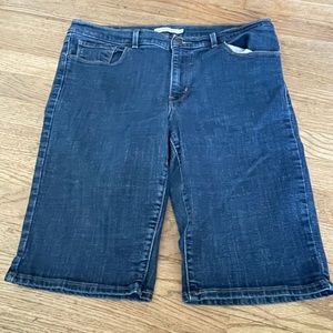 Classic‎ Bermuda Levi shorts size 32